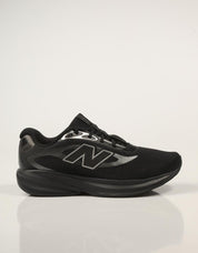 ZAPATILLAS NEW BALANCE M680G 9E2 en color Negro