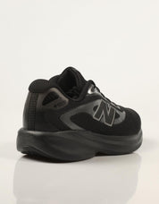 ZAPATILLAS NEW BALANCE M680G 9E2 en color Negro