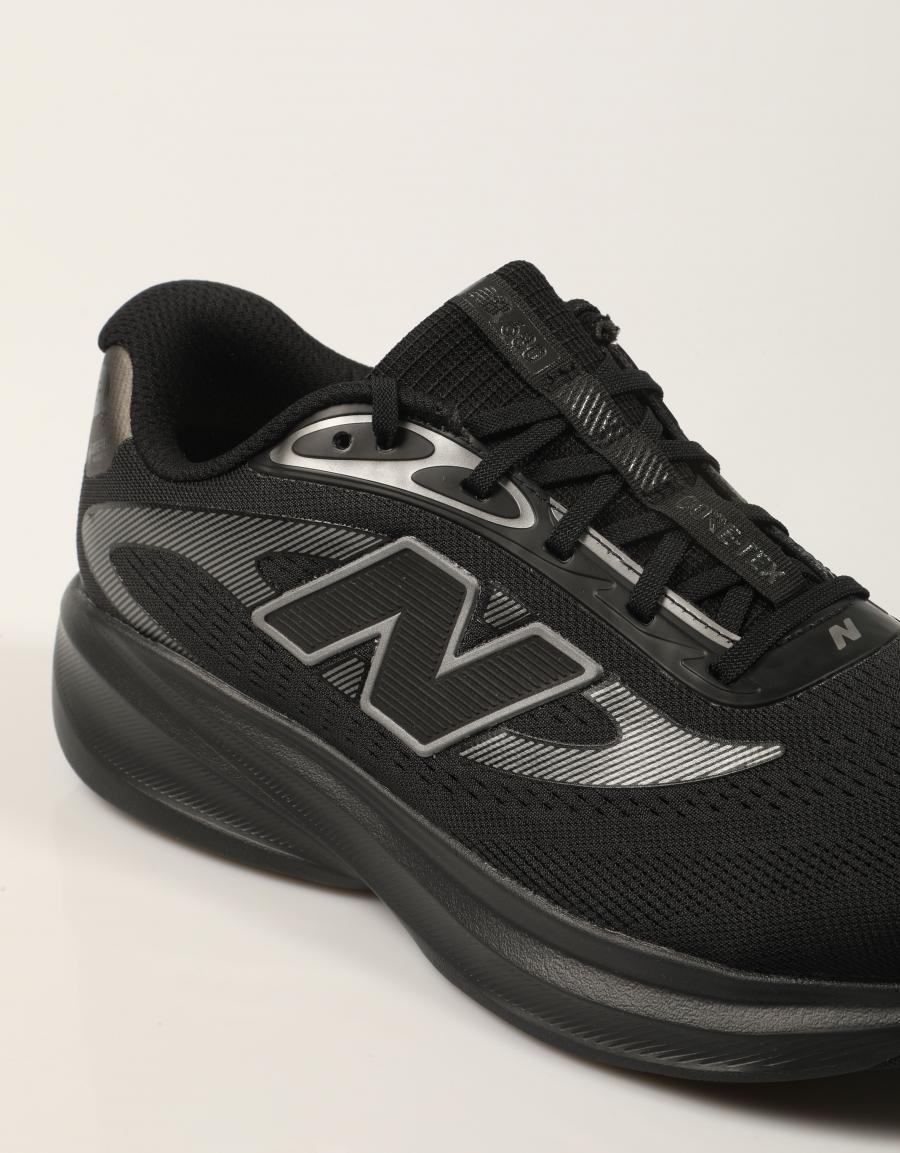ZAPATILLAS NEW BALANCE M680G 9E2 en color Negro