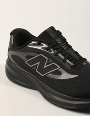 ZAPATILLAS NEW BALANCE M680G 9E2 en color Negro