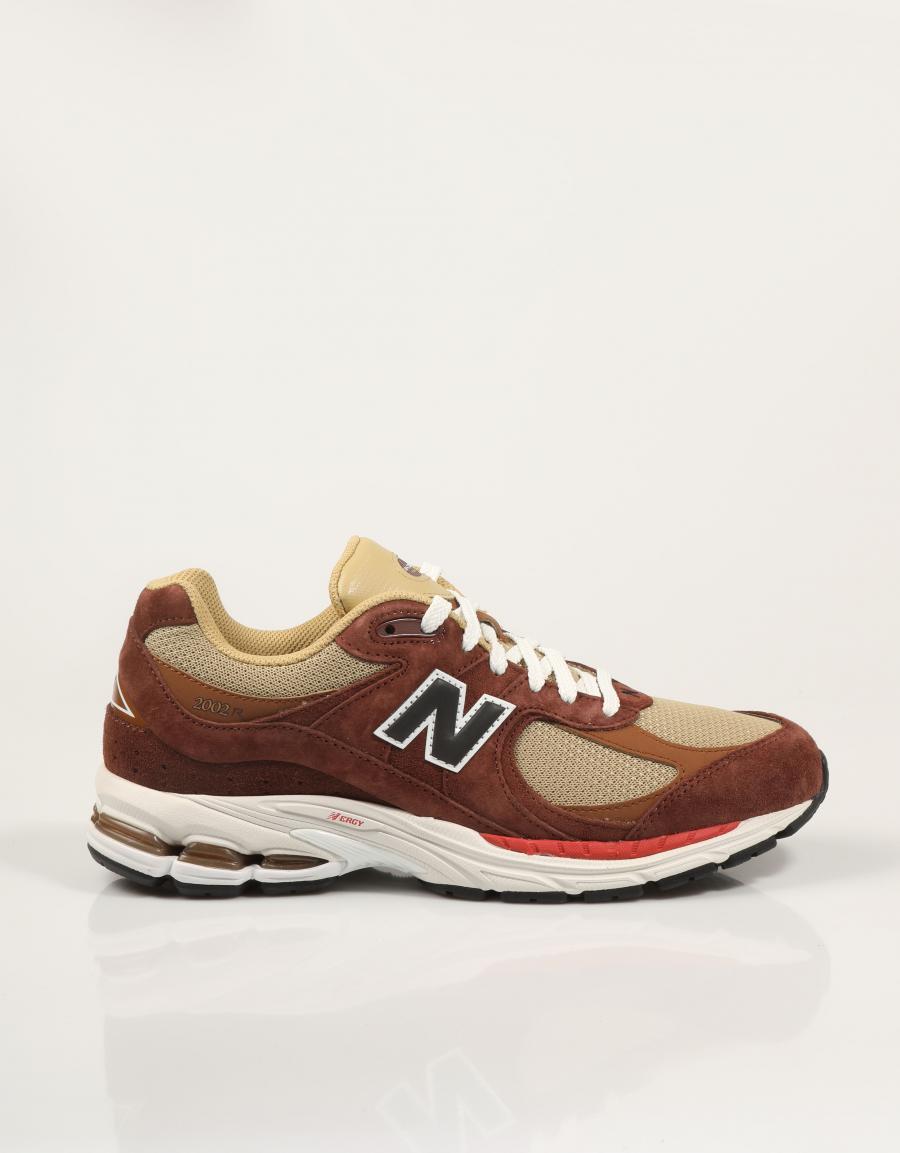 ZAPATILLAS NEW BALANCE U2002 2OQ en color Marron