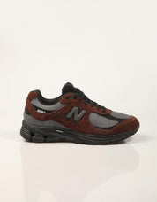 ZAPATILLAS NEW BALANCE U2002 3L0 en color Gris
