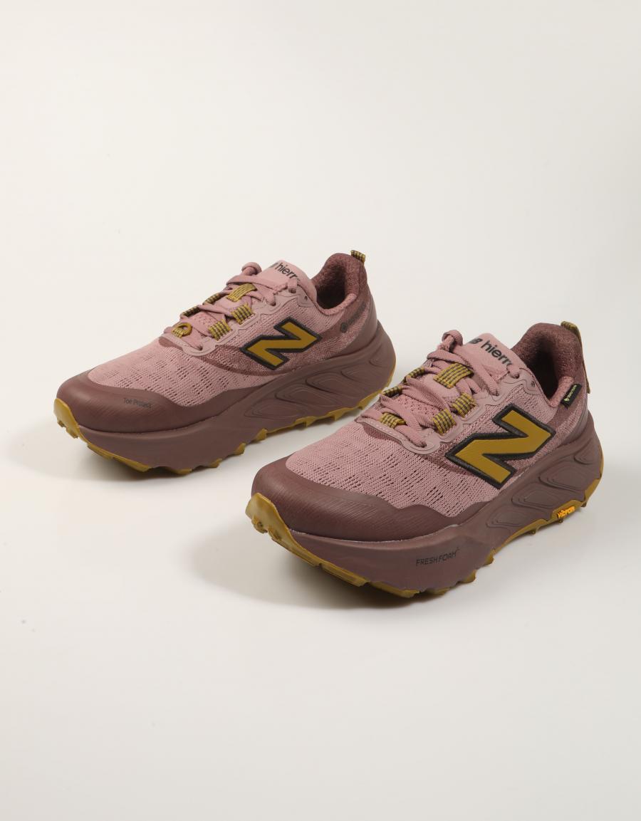 ZAPATILLAS NEW BALANCE WHIG 5G3 en color Morado