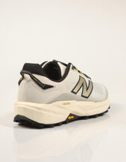 ZAPATILLAS NEW BALANCE MRB 8VW en color Hielo