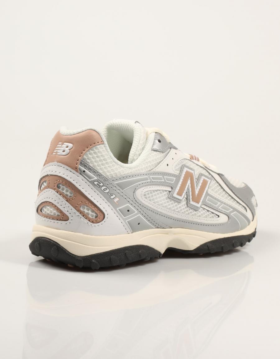 ZAPATILLAS NEW BALANCE U204L SWA en color Plata
