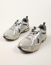 ZAPATILLAS NEW BALANCE MT510 KR5 en color Gris
