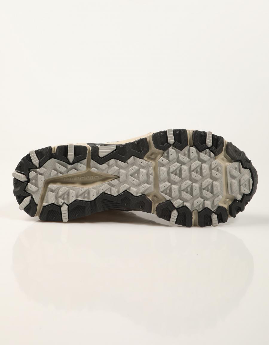 ZAPATILLAS NEW BALANCE MT510 KR5 en color Gris