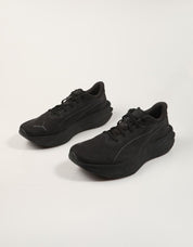 ZAPATILLAS PUMA DEVIATE PURE BLACK 313904 02 en color Negro