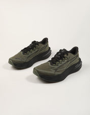 ZAPATILLAS PUMA DEVIATE PURE OLIVE 313904 23 en color Kaki