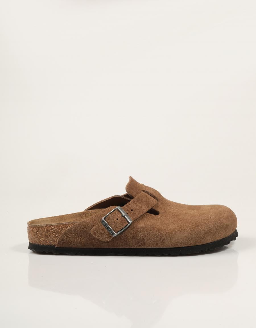SANDALIAS BIRKENSTOCK BOSTON LEVE DARK TEA 1032795 en color Cuero