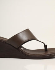 SANDALIAS REBECCA HOPE ESCLAVA CUÑA MARRÓN en color Marron