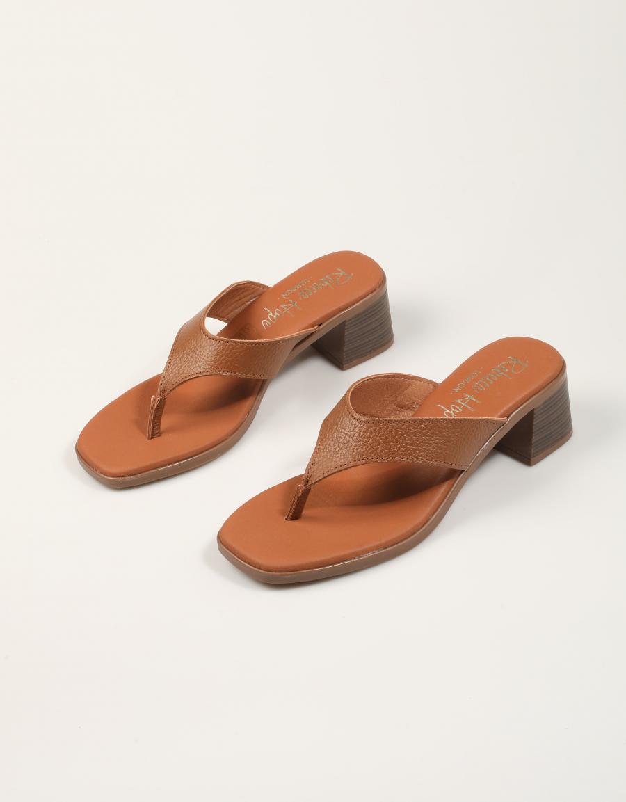 SANDALIAS REBECCA HOPE ESCLAVA TACÓN ROBLE en color Cuero