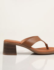 SANDALIAS REBECCA HOPE ESCLAVA TACÓN ROBLE en color Cuero
