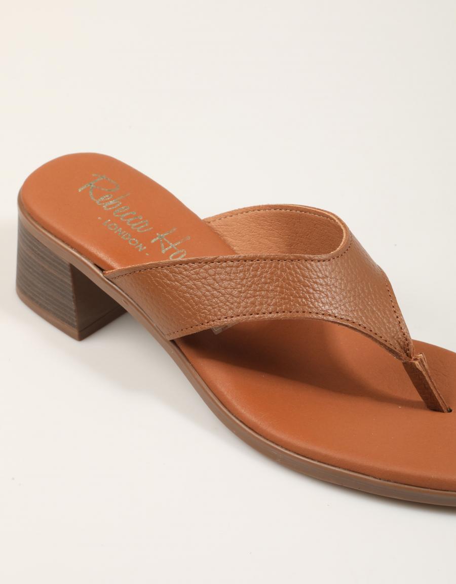 SANDALIAS REBECCA HOPE ESCLAVA TACÓN ROBLE en color Cuero