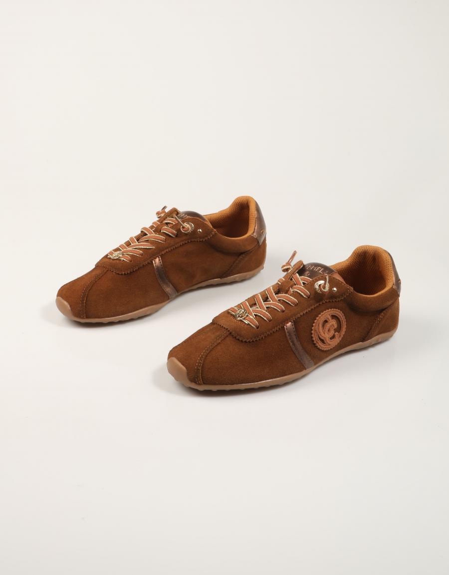 ZAPATILLAS CARMELA ZAPATILLA CAMEL en color Cuero