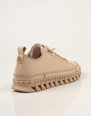 ZAPATILLAS CARMELA ZAPATO BEIGE en color Beige