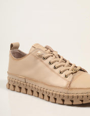 ZAPATILLAS CARMELA ZAPATO BEIGE en color Beige