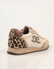 ZAPATILLAS CARMELA ZAPATILLA BEIGE en color Beige