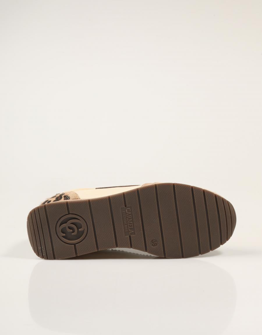 ZAPATILLAS CARMELA ZAPATILLA BEIGE en color Beige