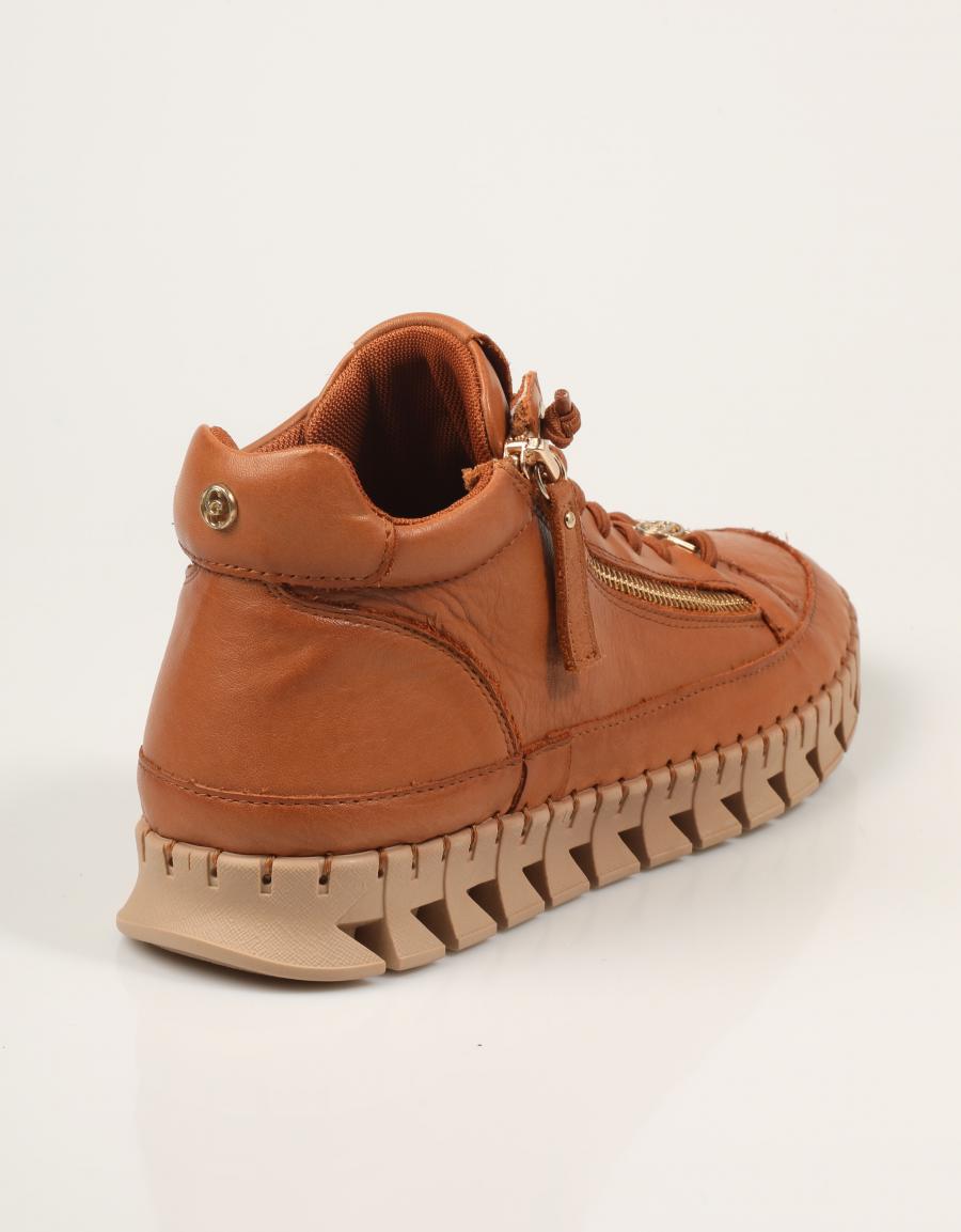 ZAPATILLAS CARMELA BOTIN CREMALLERA CAMEL en color Cuero
