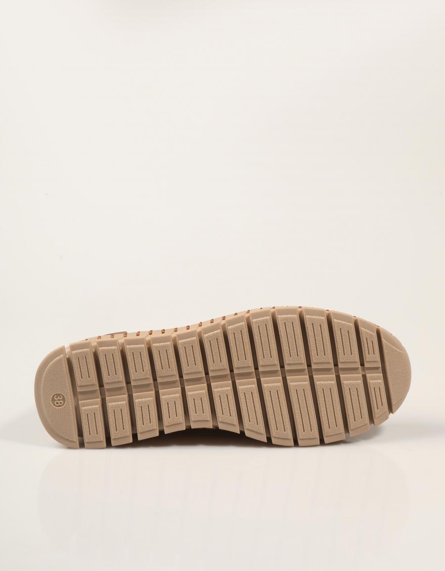 BOTINES CARMELA BOTIN CAMEL en color Cuero