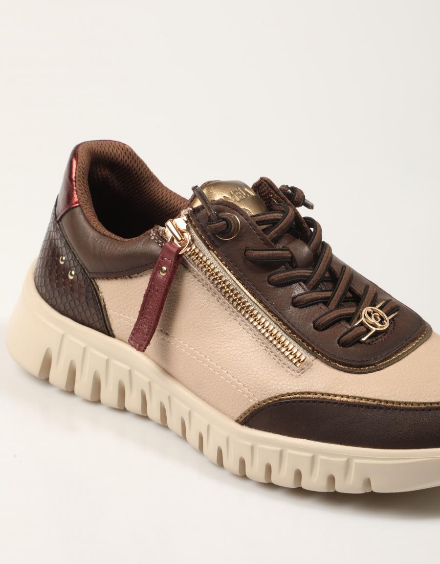 ZAPATILLAS CARMELA ZAPATILLA MARRON en color Marron