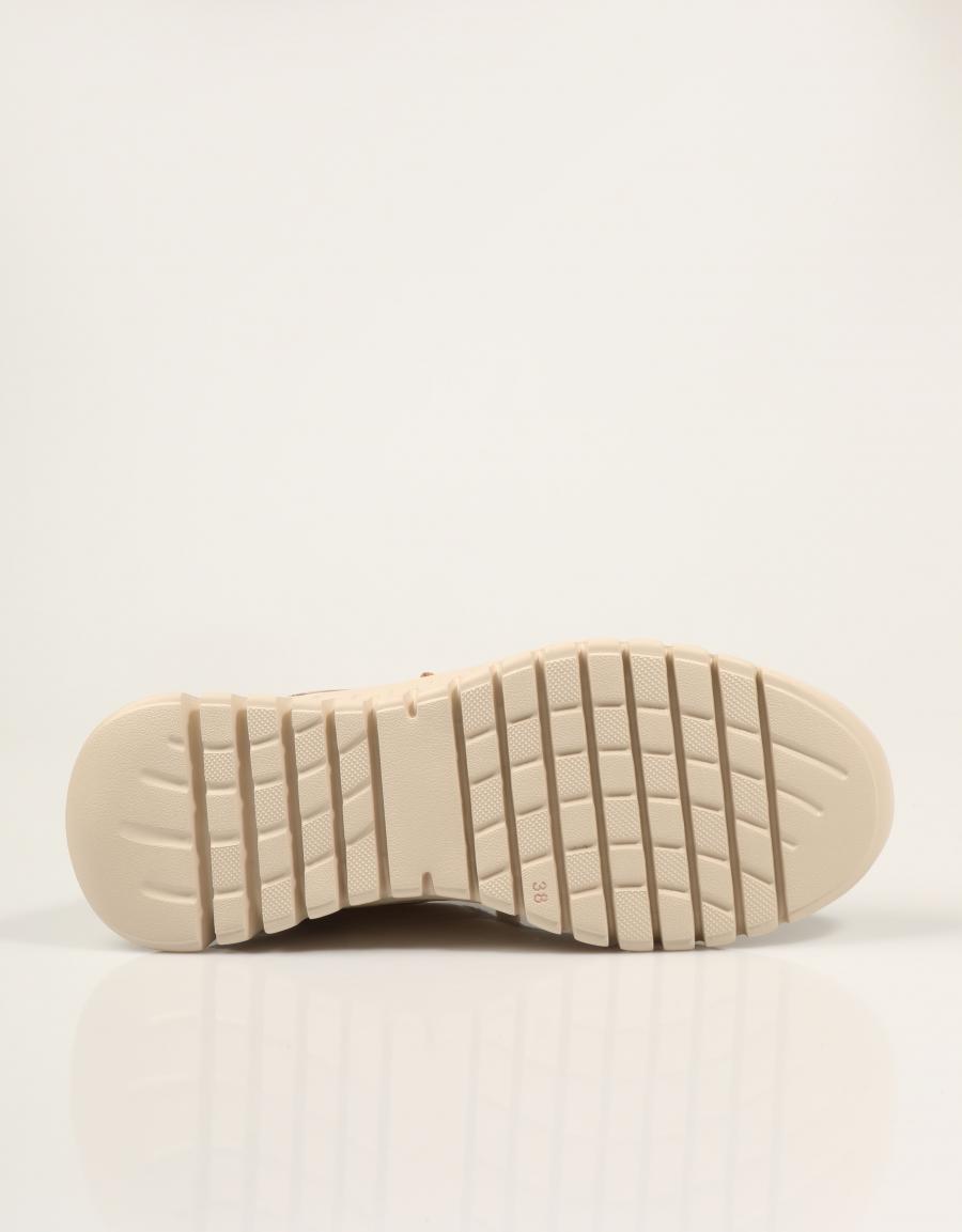 ZAPATILLAS CARMELA ZAPATILLA BEIGE en color Beige