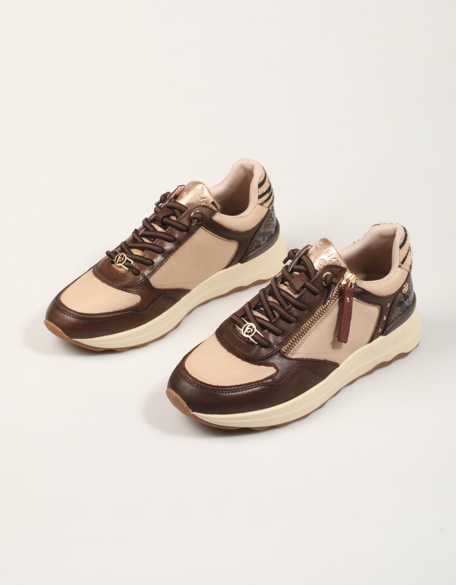 ZAPATILLAS CARMELA ZAPATILLA MARRON en color Marron