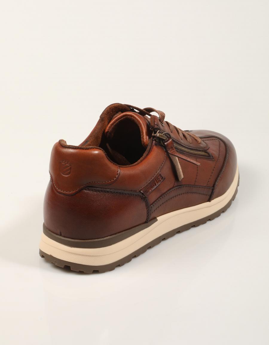 ZAPATOS SPORT CARMELA ZAPATILLA CAMEL en color Cuero