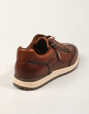 ZAPATOS SPORT CARMELA ZAPATILLA CAMEL en color Cuero