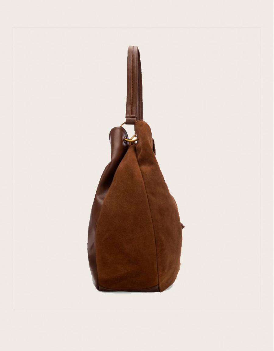 BOLSO CARMELA BOLSO SERRAJE CUERO en color Cuero