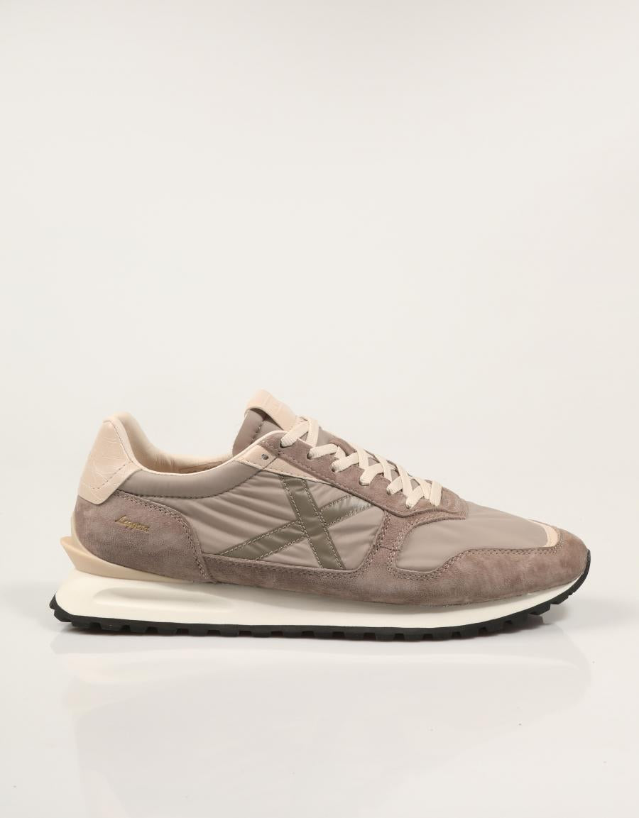 ZAPATILLAS MUNICH LEGGERA BEIG 8911003 en color Beige