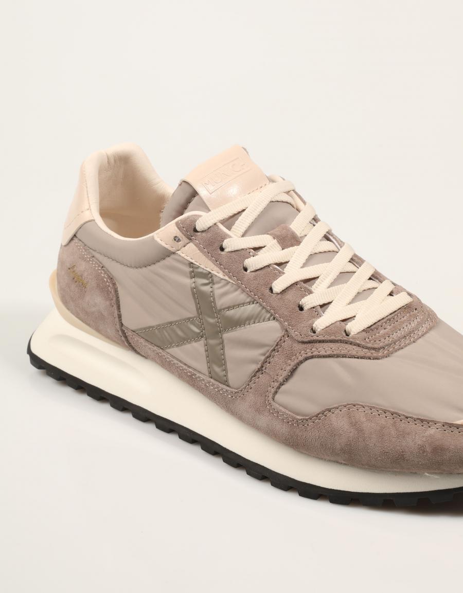 ZAPATILLAS MUNICH LEGGERA BEIG 8911003 en color Beige