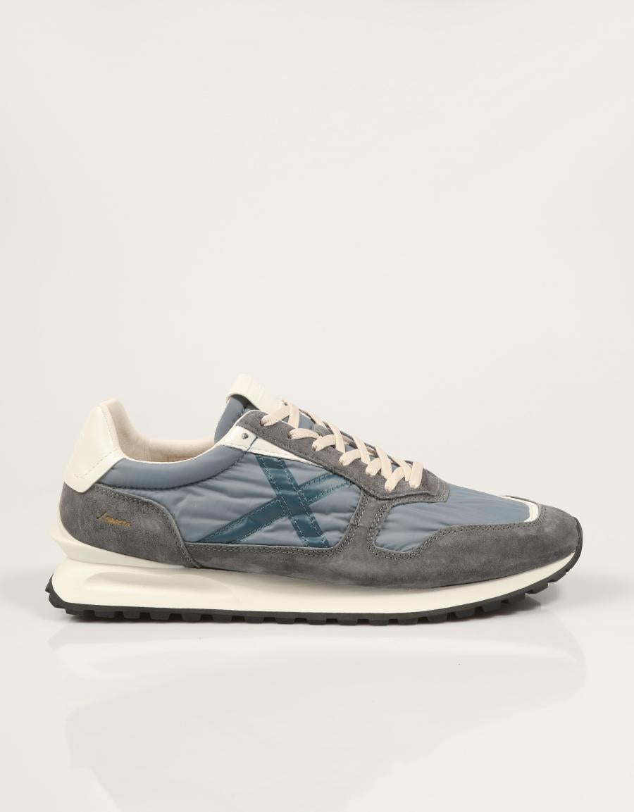 ZAPATILLAS MUNICH LEGGERA BLUE 8911001 en color Azul marino