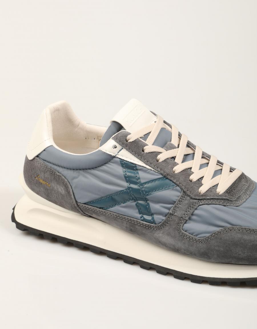 ZAPATILLAS MUNICH LEGGERA BLUE 8911001 en color Azul marino
