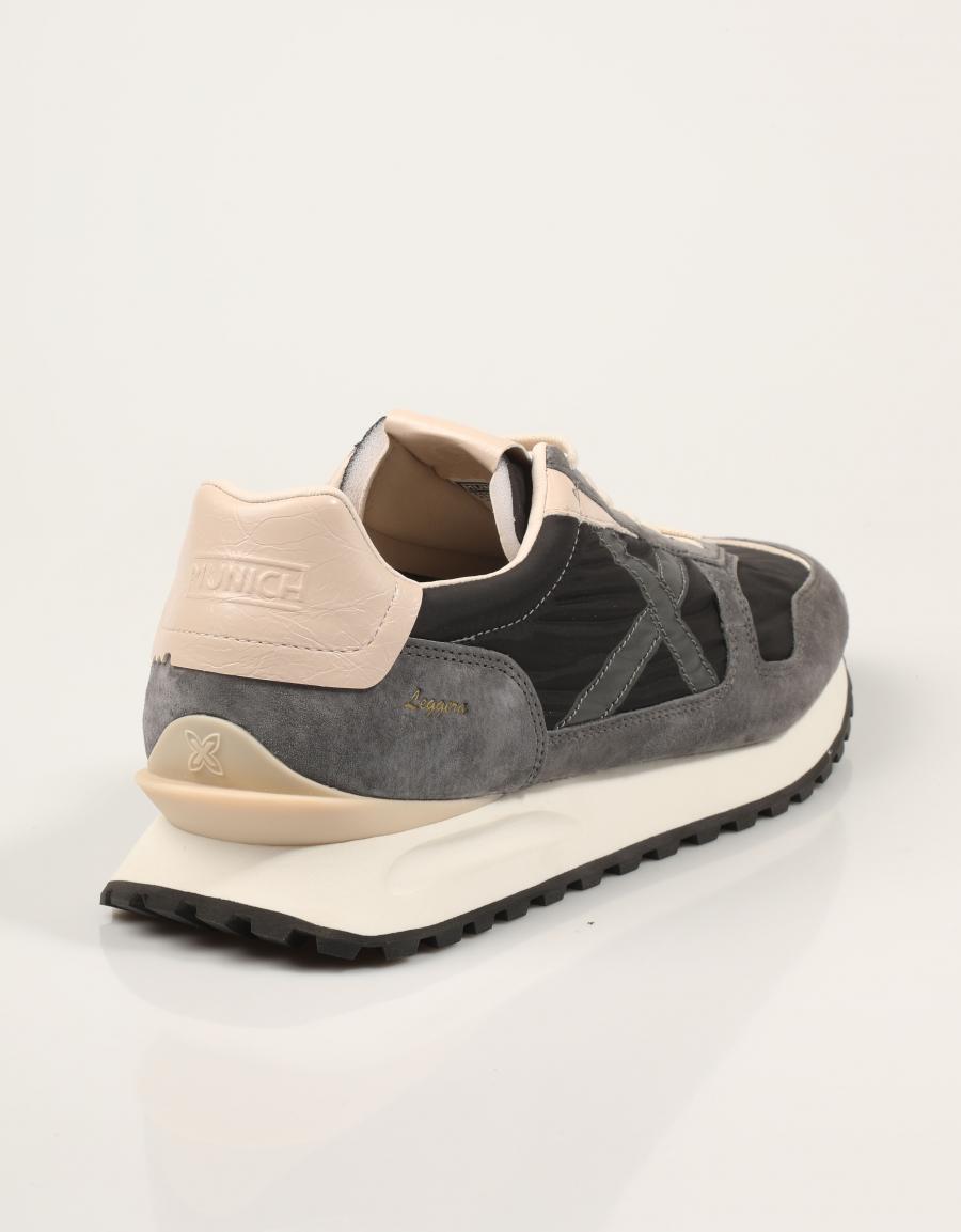 ZAPATILLAS MUNICH LEGGERA BLACK 8911004 en color Negro