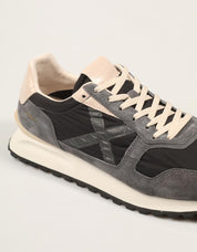 ZAPATILLAS MUNICH LEGGERA BLACK 8911004 en color Negro