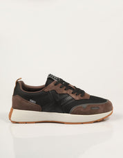 ZAPATILLAS MUNICH XEMINE DARK BROWN 8907110 en color Marron