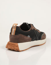 ZAPATILLAS MUNICH XEMINE DARK BROWN 8907110 en color Marron