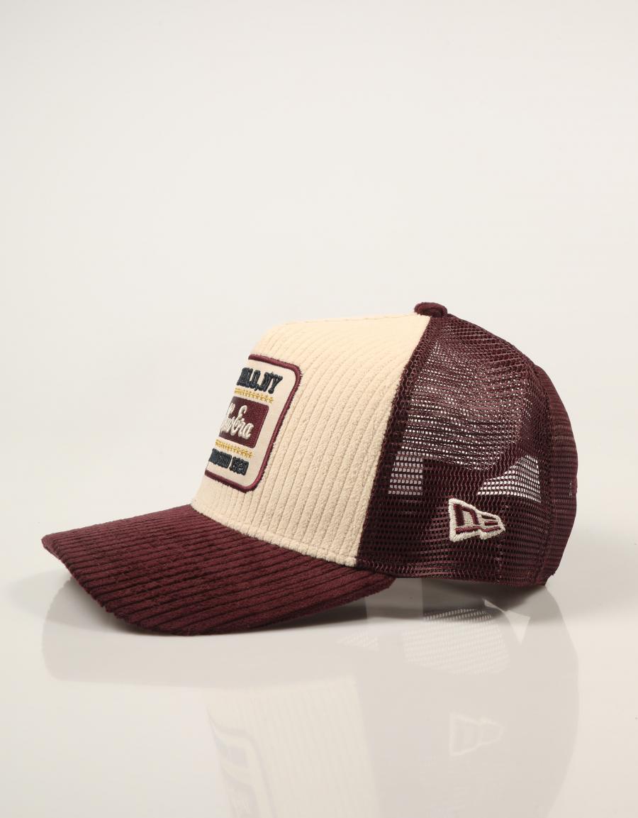 GORRA NEW ERA 940 AF TRUCKER MRNSTN 60960243 en color Burdeos
