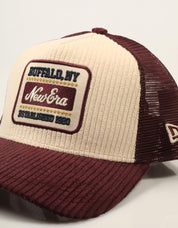 GORRA NEW ERA 940 AF TRUCKER MRNSTN 60960243 en color Burdeos