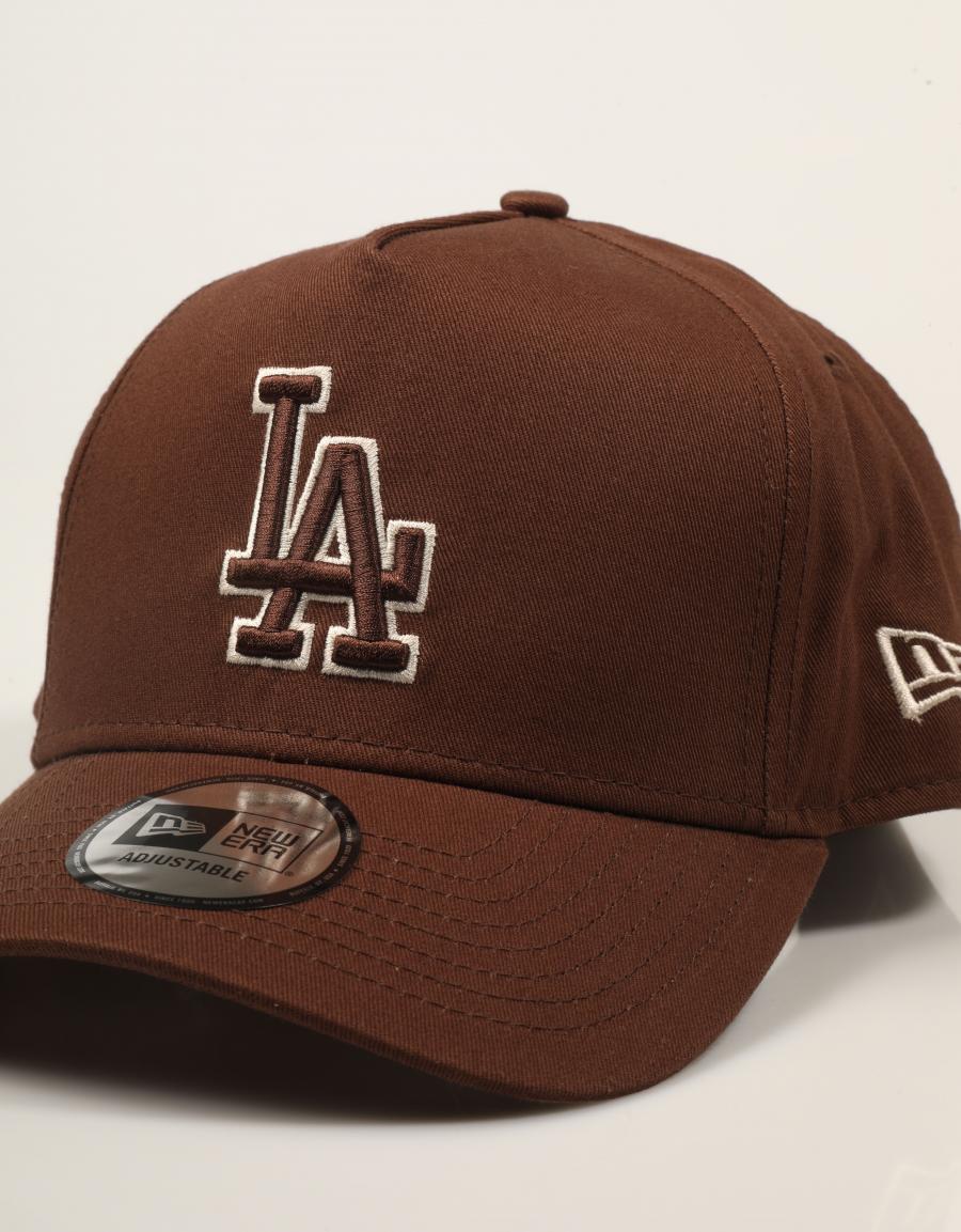 GORRA NEW ERA TEAM OUTLINE CHSSTN 60960248 en color Marron