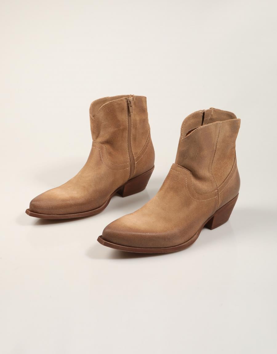 BOTAS CHINI EQUIPE BOTIN CR CARAMEL en color Cuero