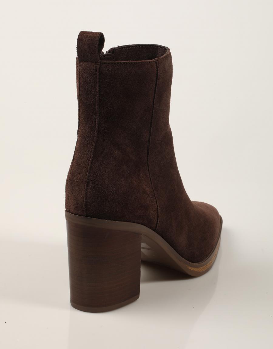 BOTINES ANOTHER TREND 5628 11 61 MOGANO en color Marron