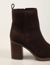 BOTINES ANOTHER TREND 5628 11 61 MOGANO en color Marron