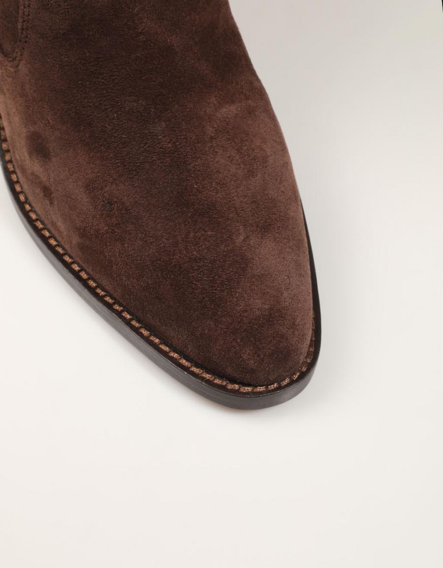 BOTAS ANOTHER TREND 5653 11 61 MOGANO en color Marron