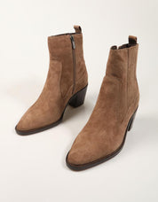 BOTINES ANOTHER TREND 5653 11 47 CANGURO en color Beige