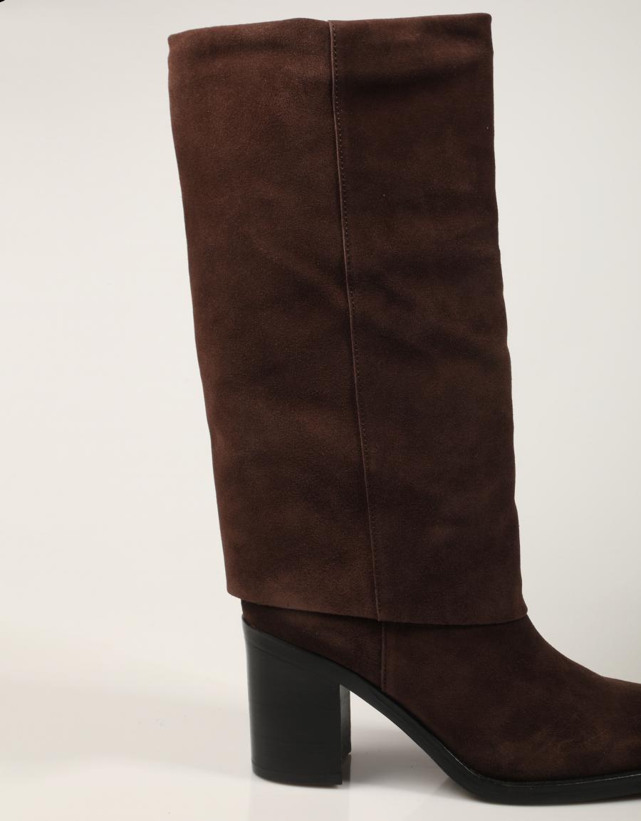 BOTAS ANOTHER TREND 5659 11 61 MOGAMO en color Cuero