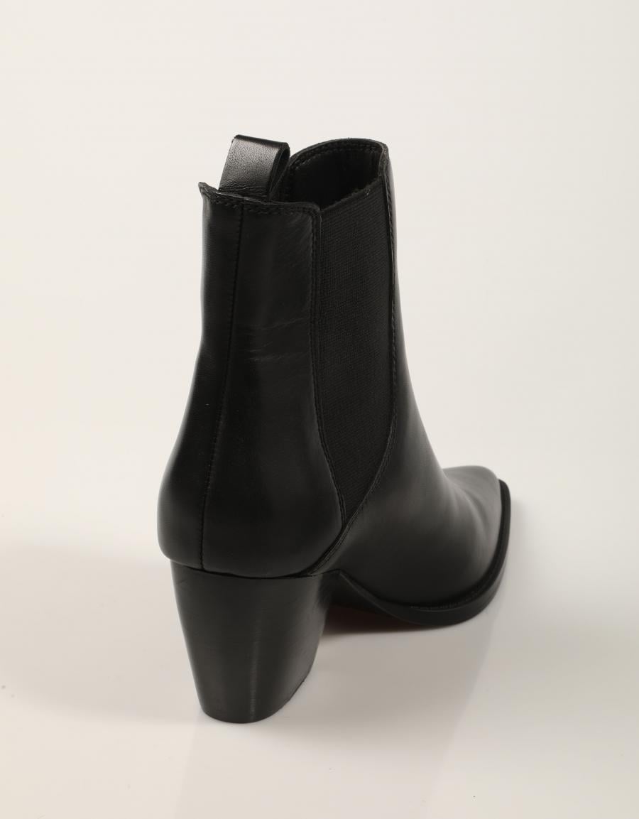 BOTINES ANOTHER TREND 5680 17 05 NEGRO en color Negro