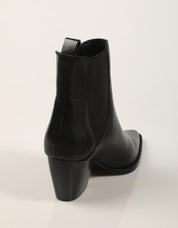 BOTINES ANOTHER TREND 5680 17 05 NEGRO en color Negro